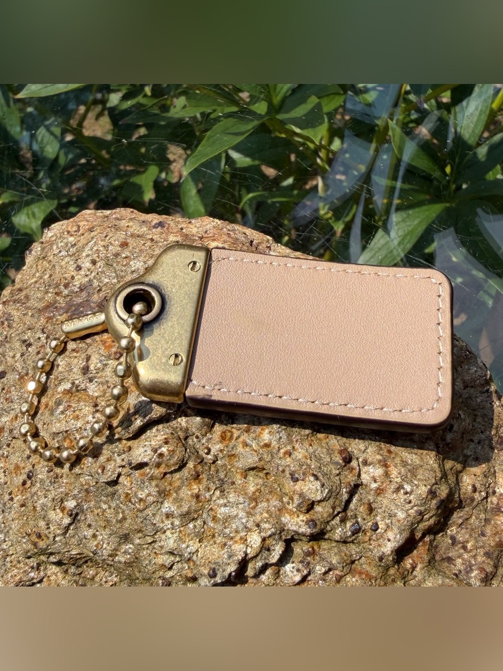 New Coach Large Taupe Leather Hangtag – Antique Brass - Picture 4 of 7